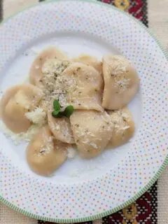 ravioles with halloumi and mint image