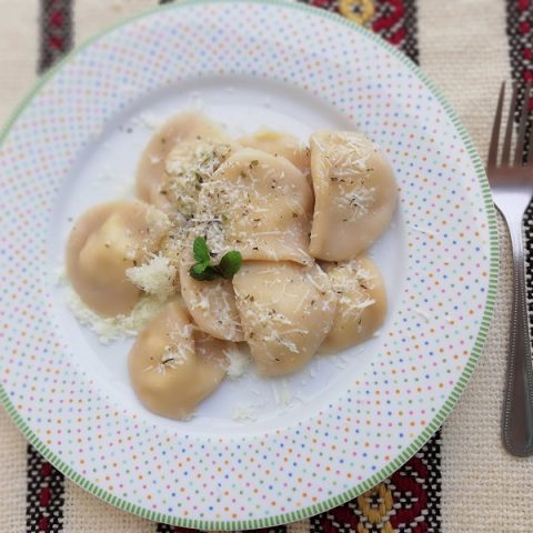 ravioles with halloumi and mint image