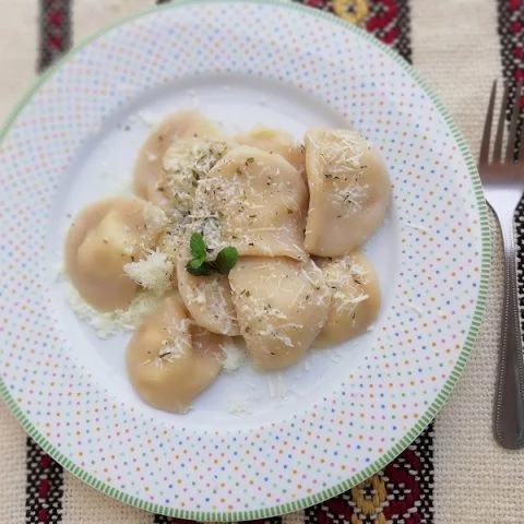ravioles with halloumi and mint image