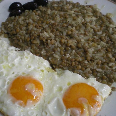 Fakes Moutzentra -  Cypriot Lentils with Rice
