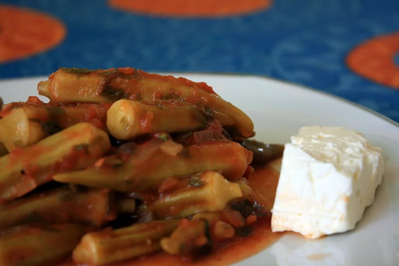okra with feta image
