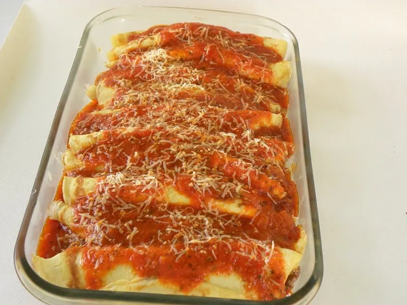 canelloni with minced meat crepes image