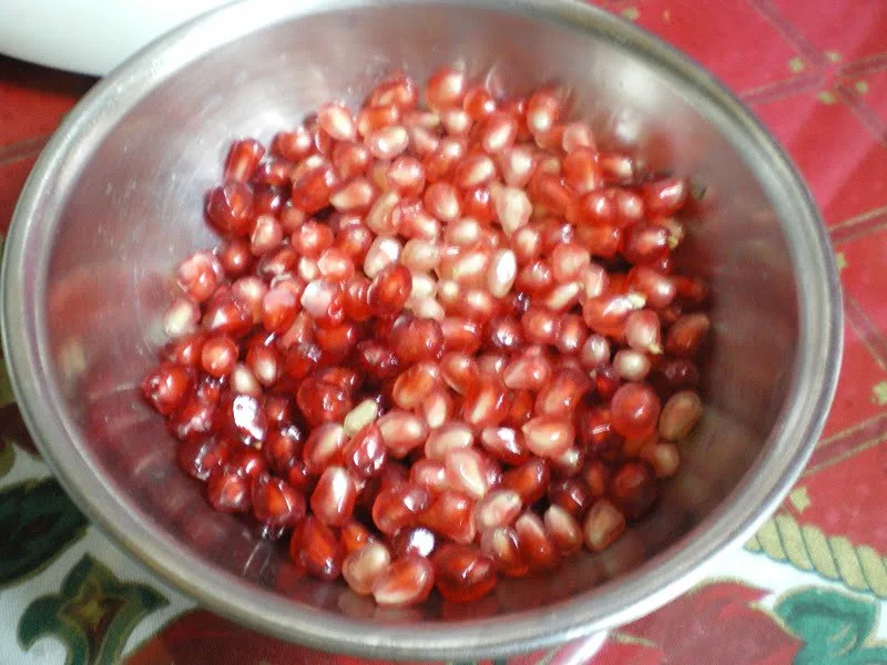 Pomegranate seeds image