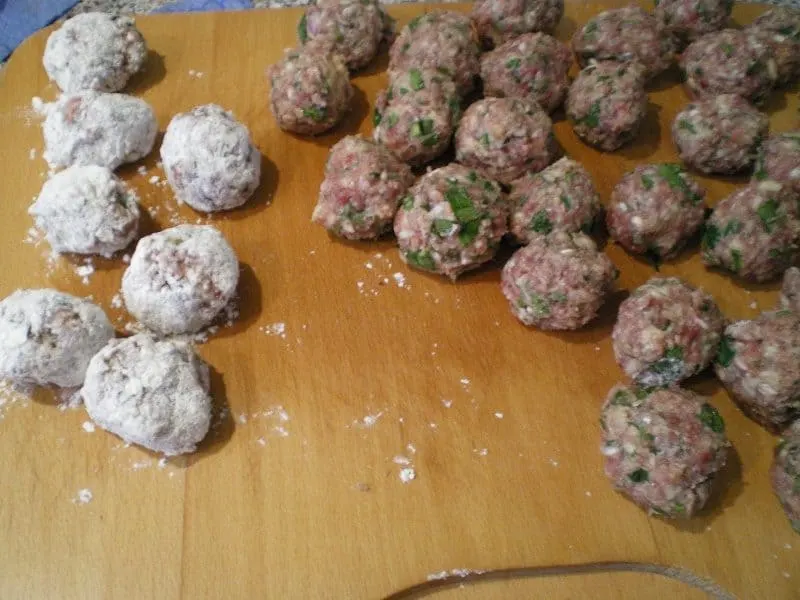 Preparing giouvarlakia image