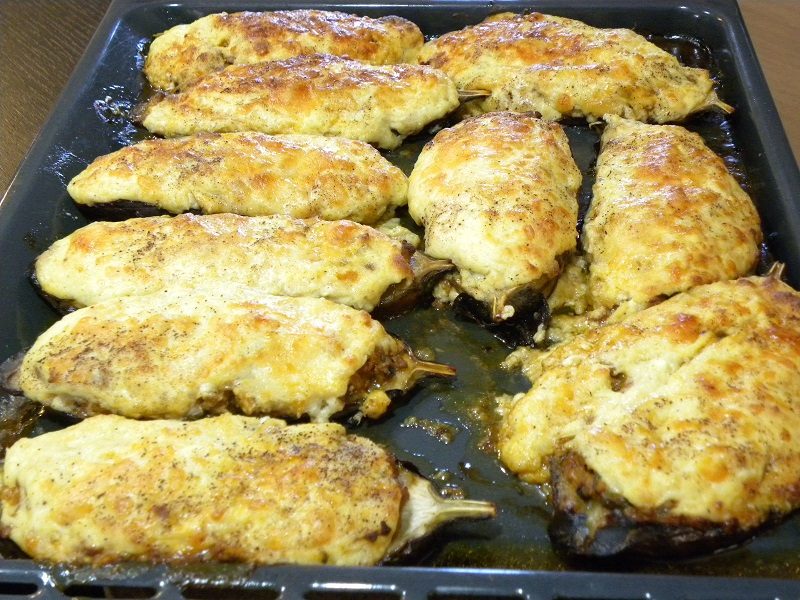 papoutsakia baked in the baking tray image