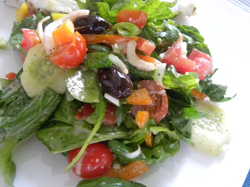 Spinach salad Greek-style Spinach salad image