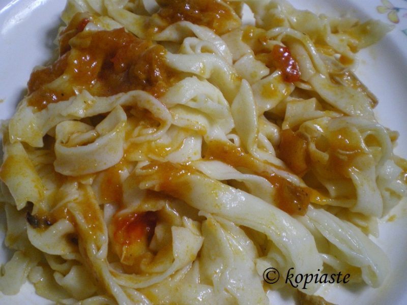 hilopites-with-sauce