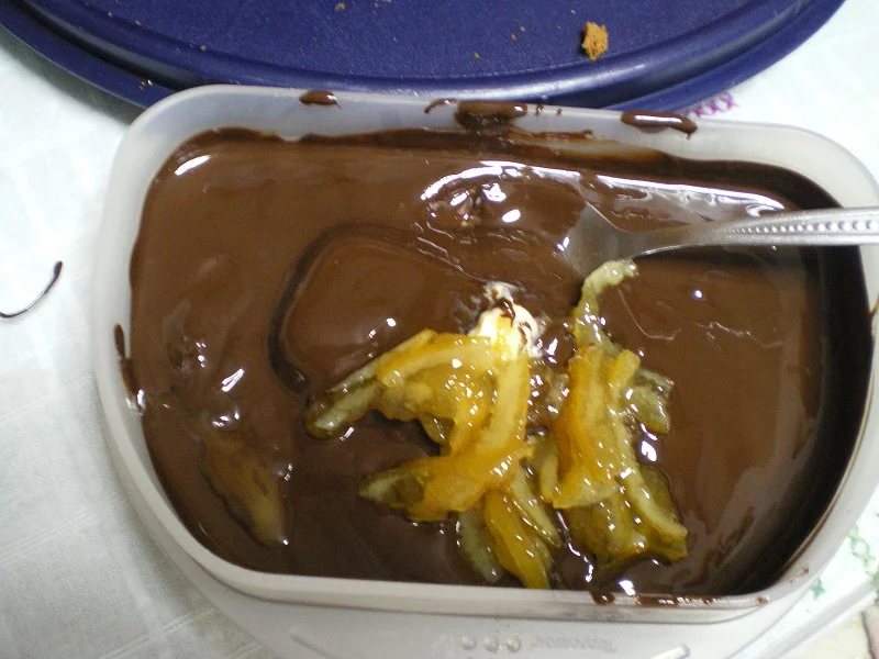 Chocolate and lemon glaze image