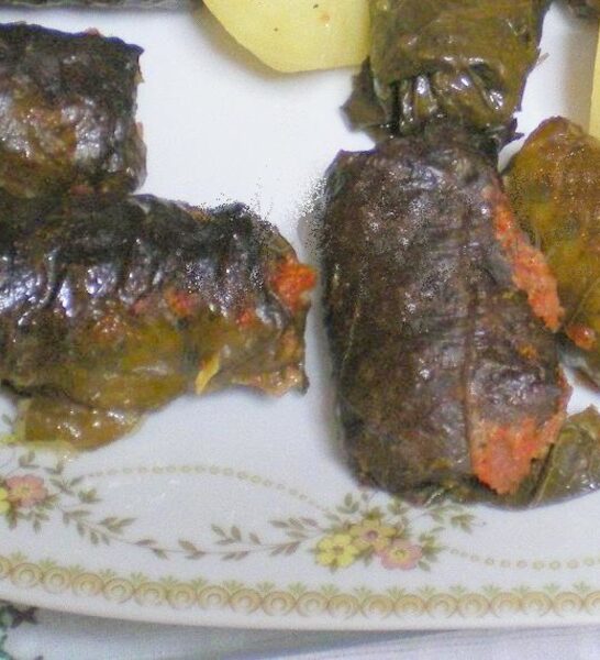 Koupepia Gialantzi with Potatoes