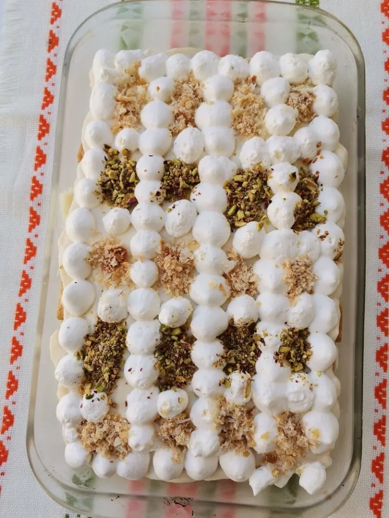 Mille-feuilles with pistachios image