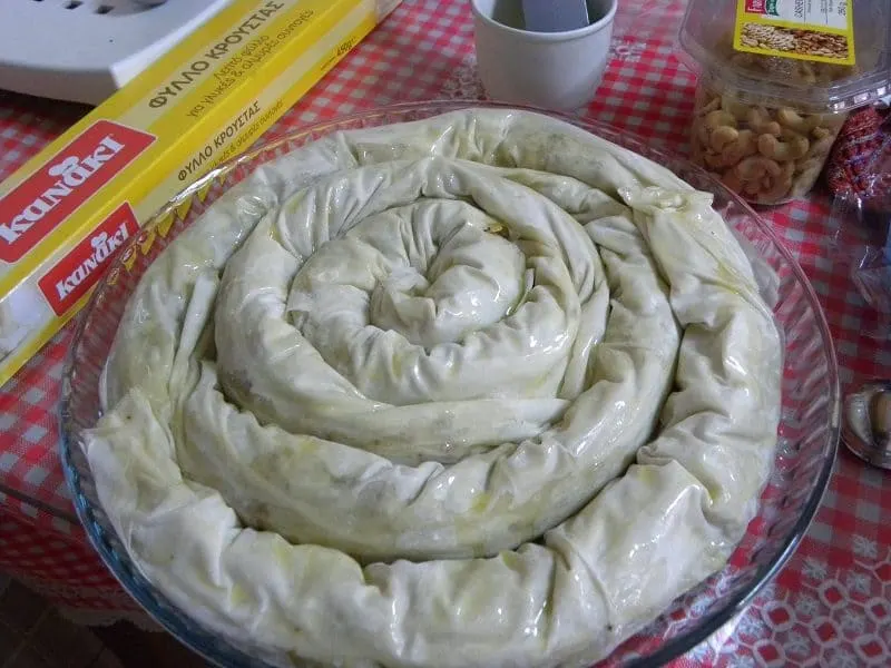 Preparing baklavas image