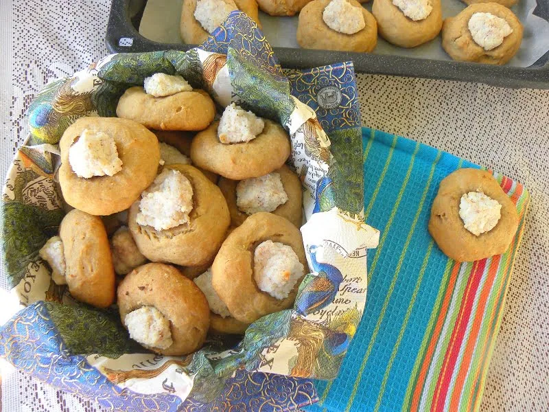 Moustokouloura with anthotyros photo