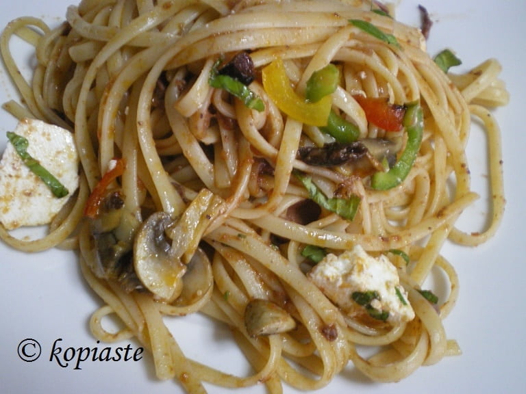 linguine-with-kalamari-mushrooms-an-feeta