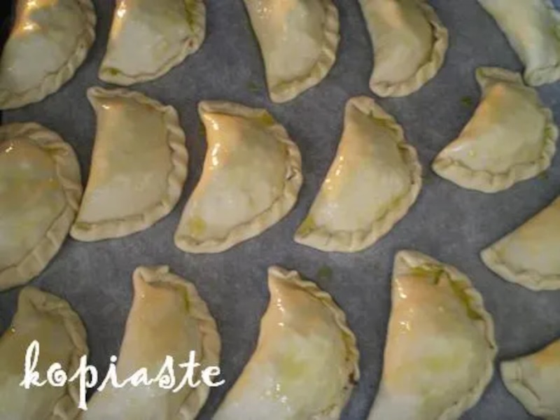 Kolokotes with figs before baking image