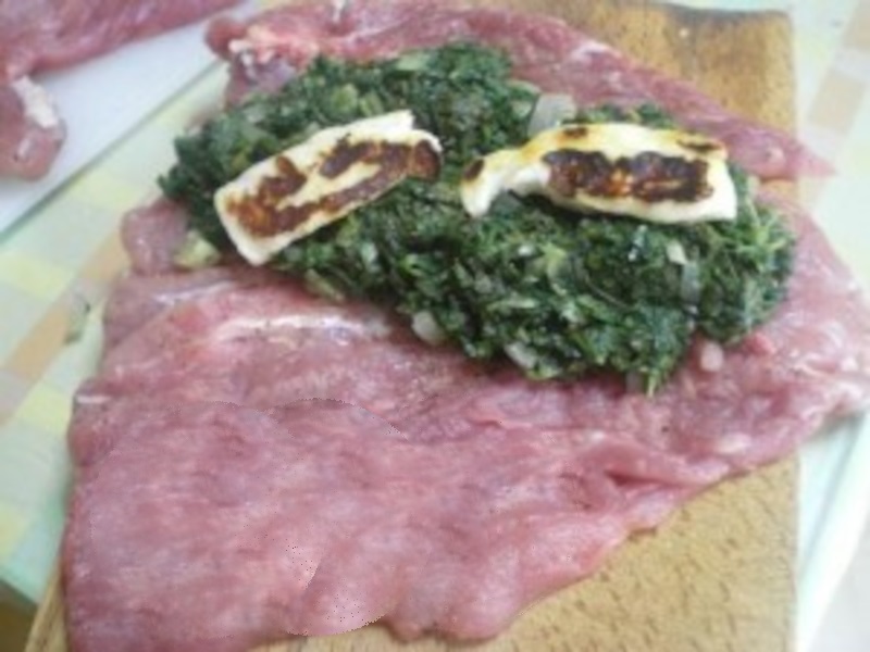 Pork tenderloin with spinach andhalloumi image