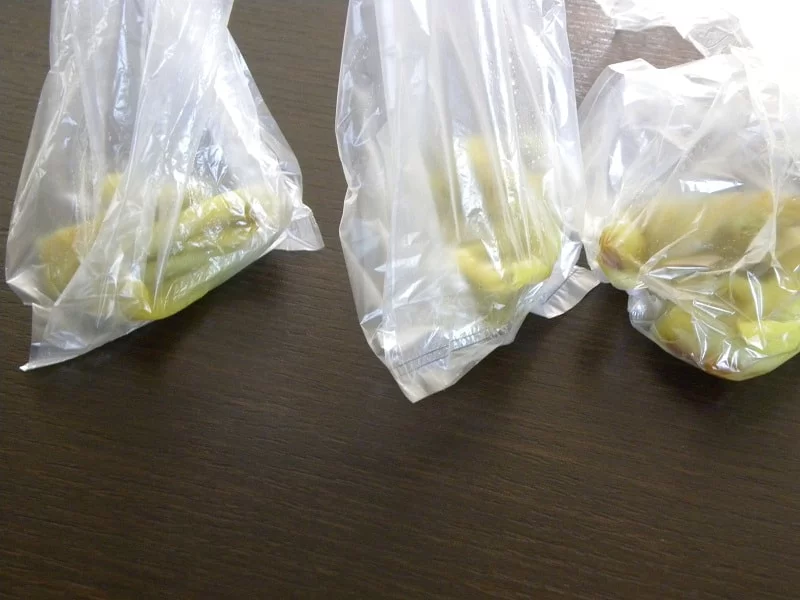 Storing hot peppers image