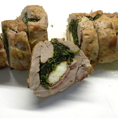 Stuffed pork tenderloin with spinach, halloumi and bacon image