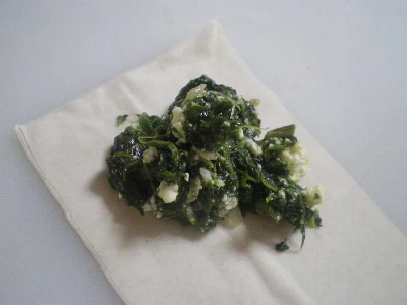 spanakopitakia folding 0 image
