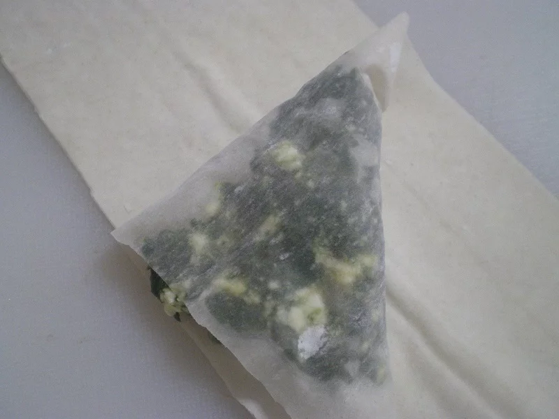 spanakopitakia folding 2 image