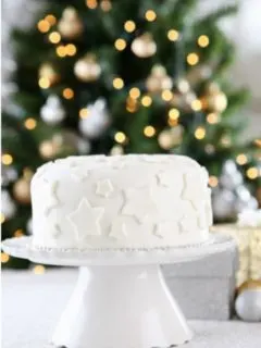 White Christmas Cake image