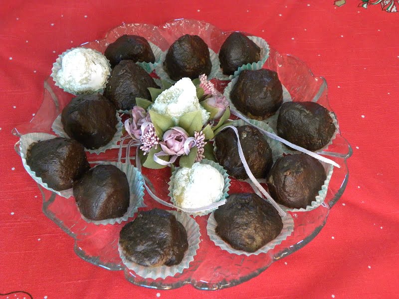 White and Chocolate Citrus Amygdalota image