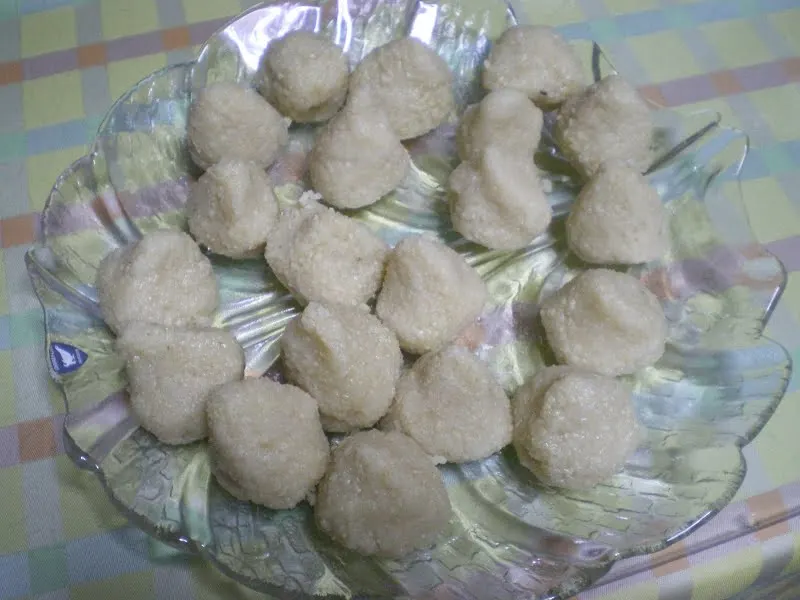 almond cookies shaped image