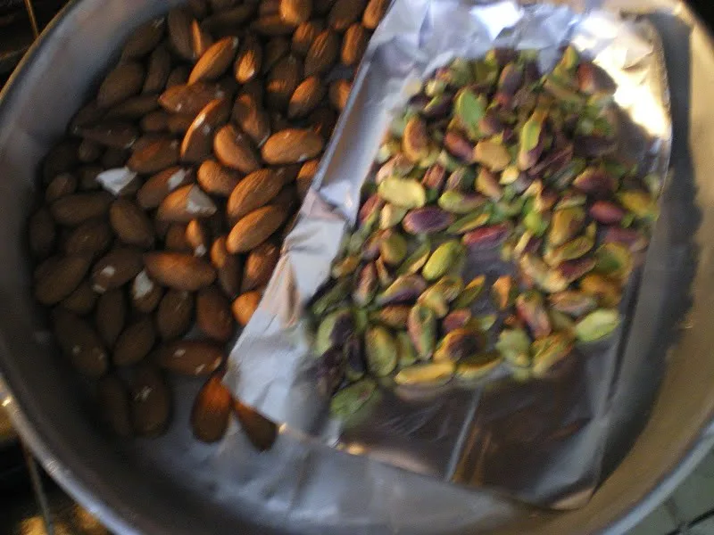 roasting nuts image