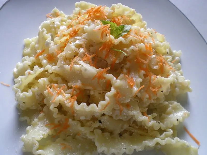 Kluski z Kapusta Polish cabbage and pasta photo