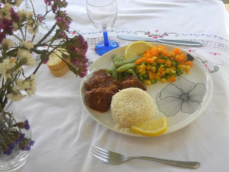 Moschari Kokkinisto with rice picture