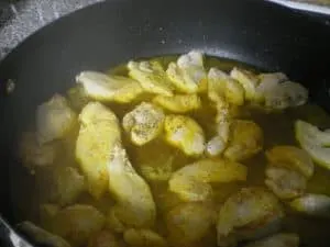 chicken frying image