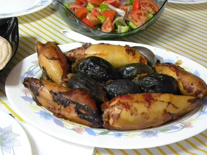 Kalamaria and Onions Gemista image