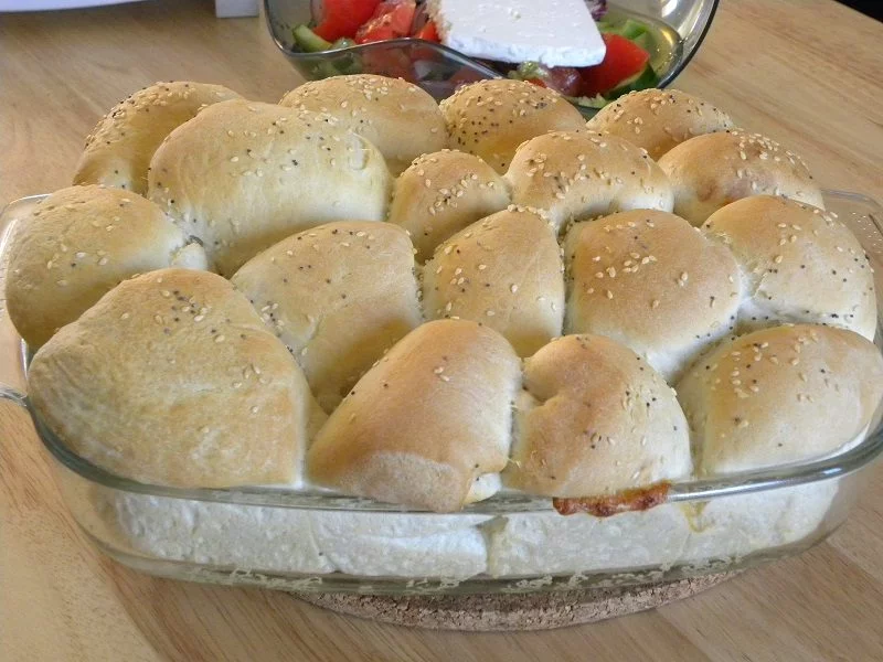 Graviera feta pull-aparts image