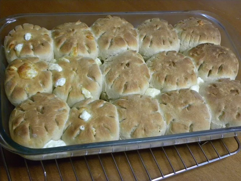 feta andhalloumi pull-aparts image