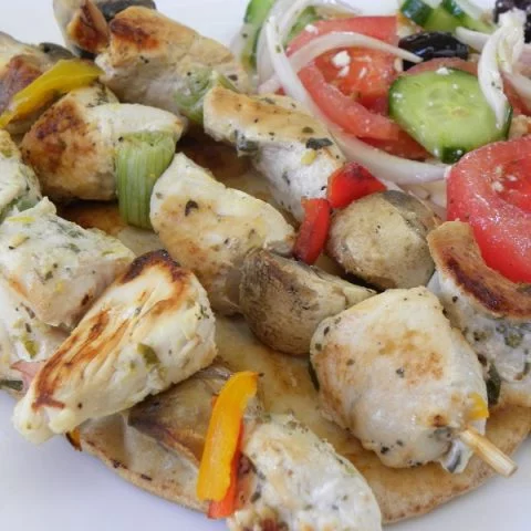 Chicken souvlaki with vegetables image