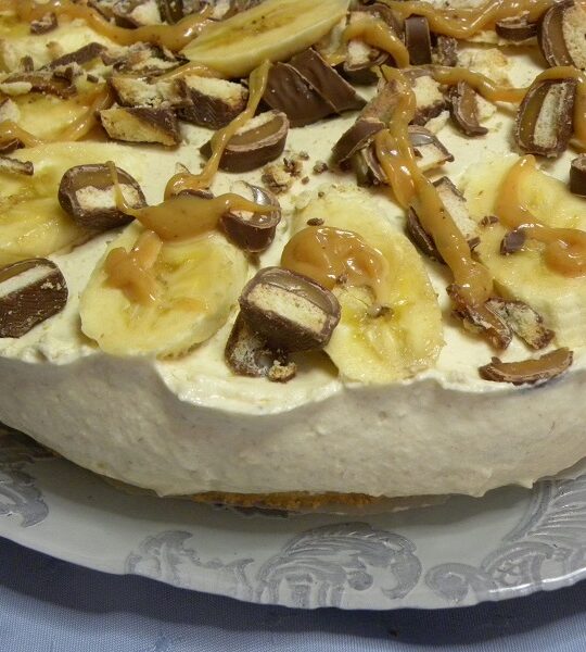 Twix Banoffee Cheesecake with Greek Yoghurt and Caramelized Bananas