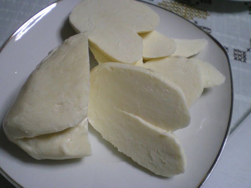 halloumi cut image