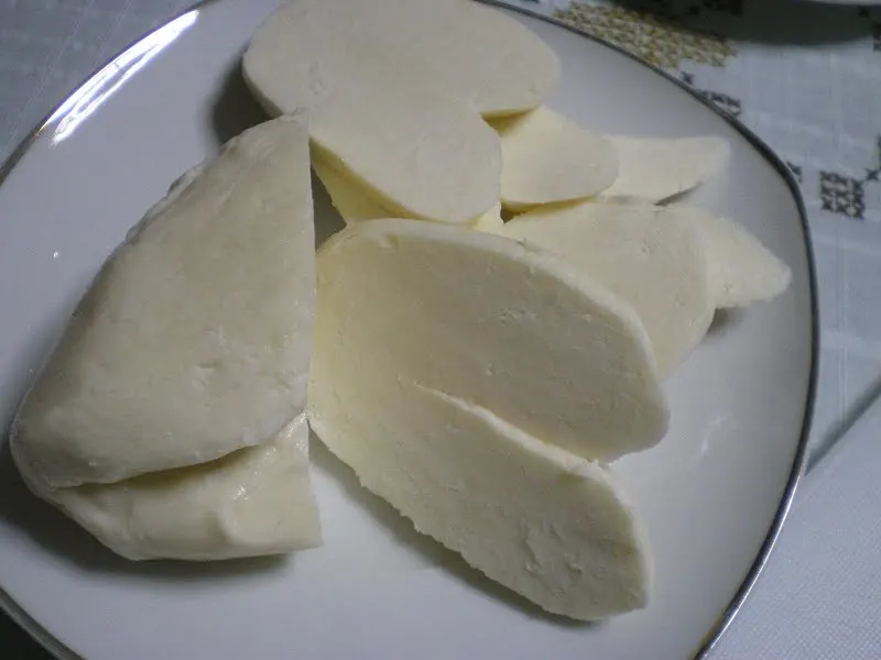halloumi cut image