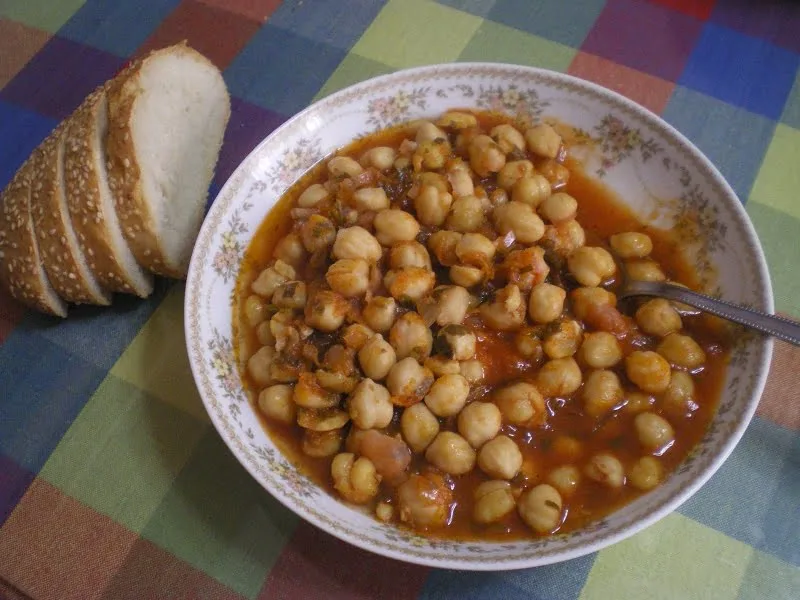 Revithia sti Gastra stewed chickpeas picture