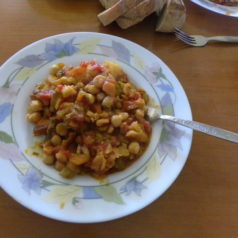 Stewed chickpeas image