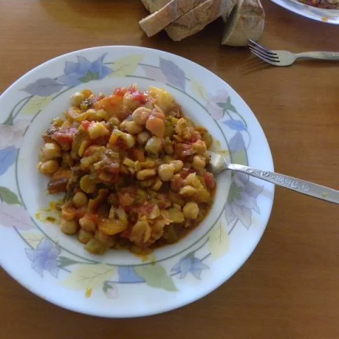 Stewed chickpeas image