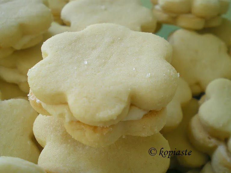 Lemon shortbread cookies