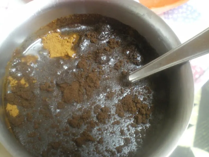 Mixing both coffees together image