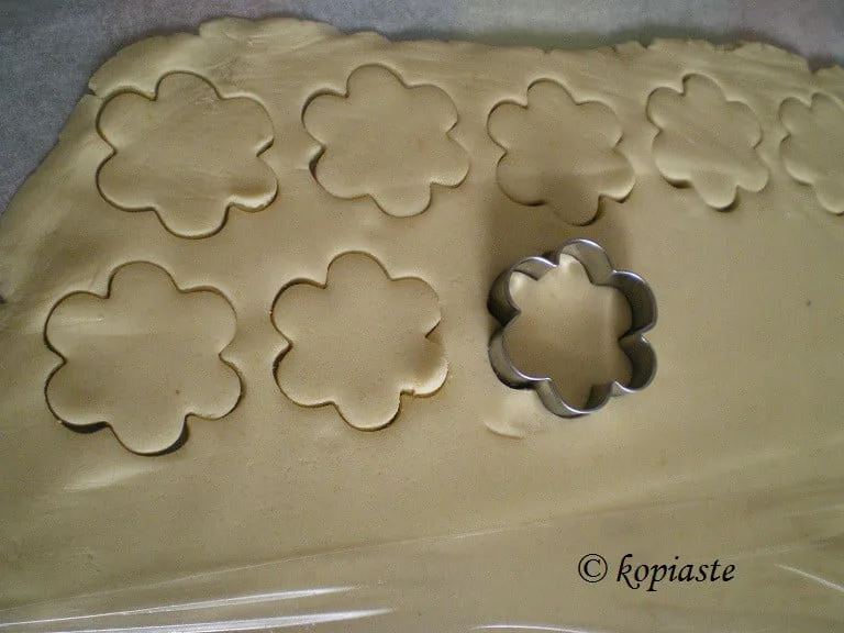 cutting the cookies