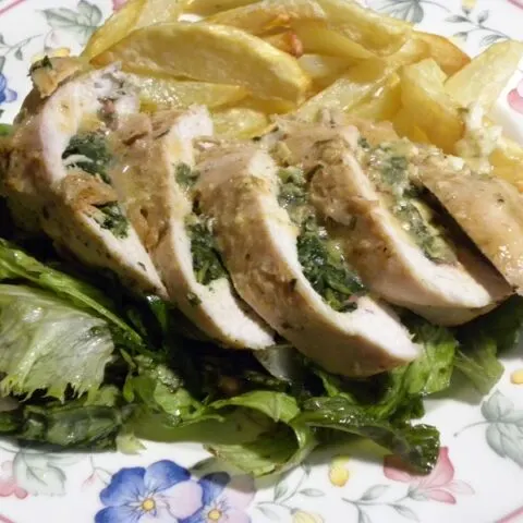 Stuffed chicken breast with bacon, spinach and graviera image