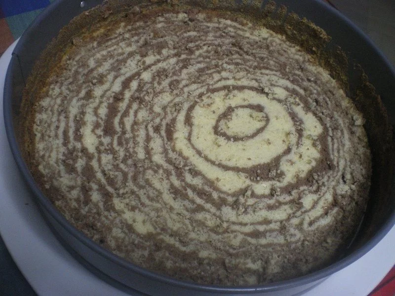 Two-toned Sponge cake image