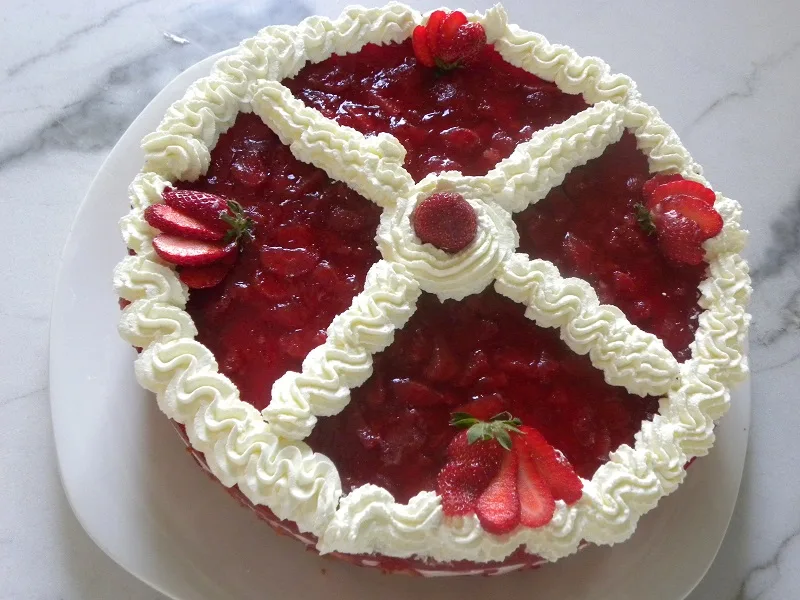 strawberry-mousse-cake Strawberry Mousse Cake photo