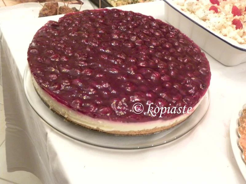 cheesecake with sour cherries jelly image