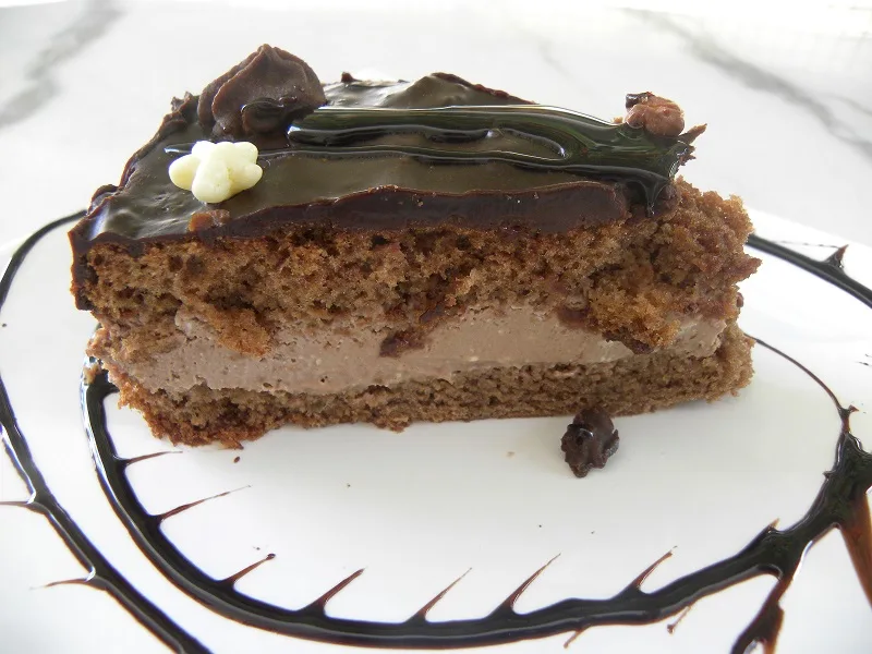 chocolate-mousse-cake-cut Chocolate mousse cake cut image