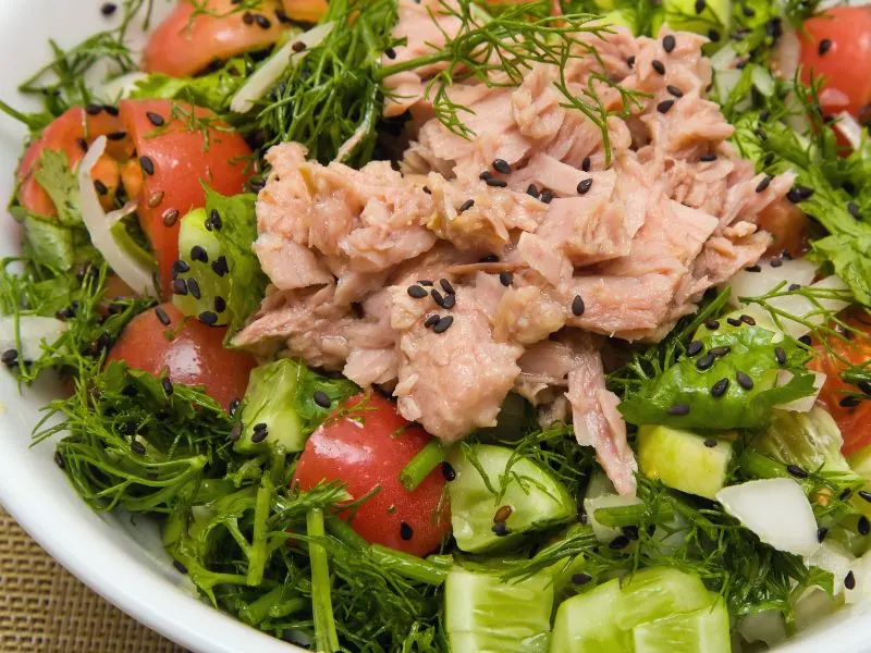 tuna salad with vegetables image