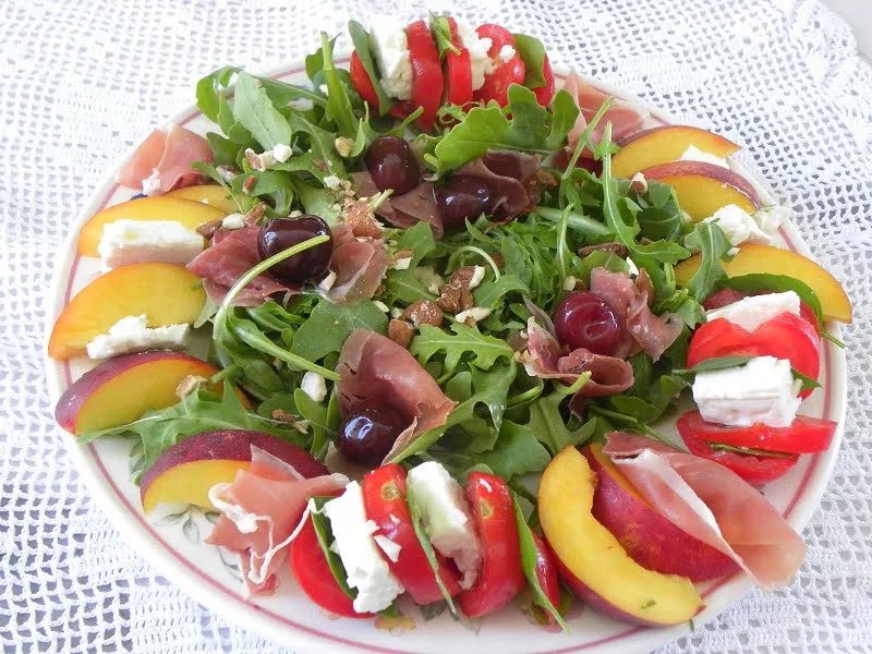 Rocket caprese salad with nectarines image